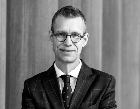 Dr. Lucas Elmenhorst